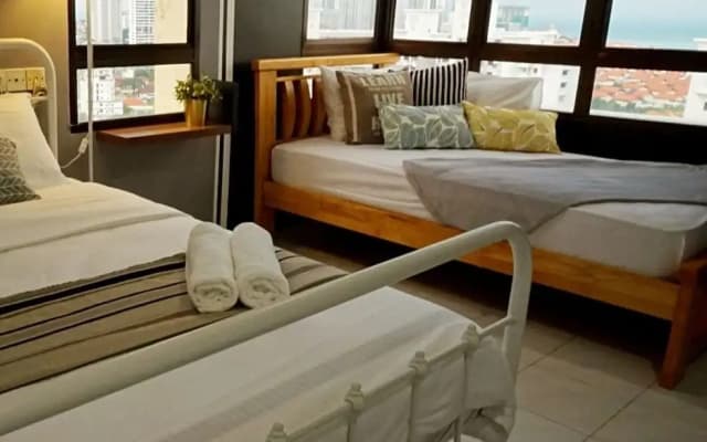 Private Suite with Balcony Gurney Drive - photo 4