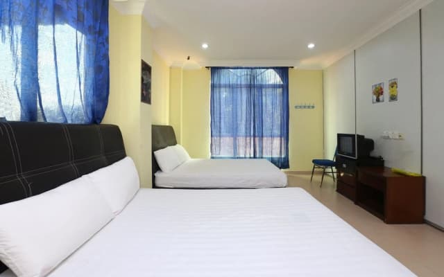 Azra Inn by OYO Rooms - photo 2