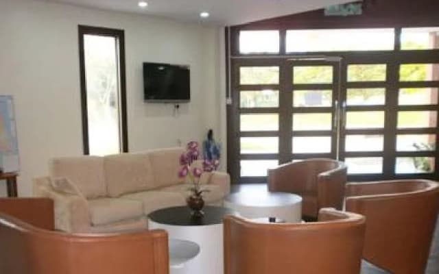 Oasis Hotel - photo 2