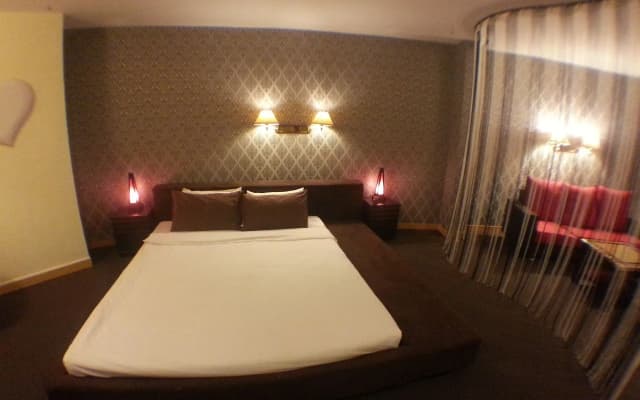 Paragon City Hotel - photo 4