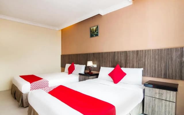 Super OYO 443 Crystal City Hotel - photo 3