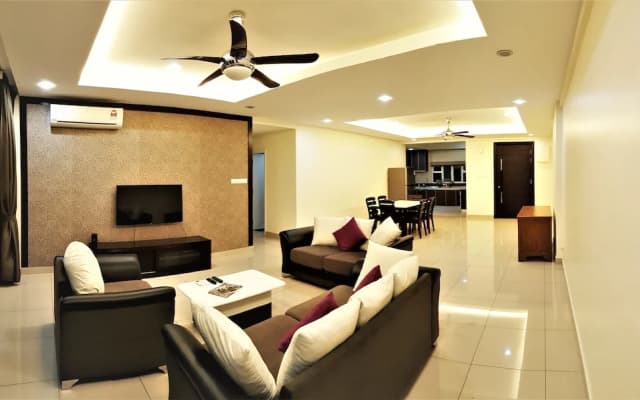 Summerton Luxury 4 Bedrooms Suite by D Imperio Homestay - photo 2