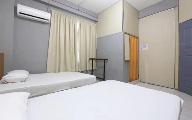 SPOT ON 89796 D'noor Budget Inn - photo 2