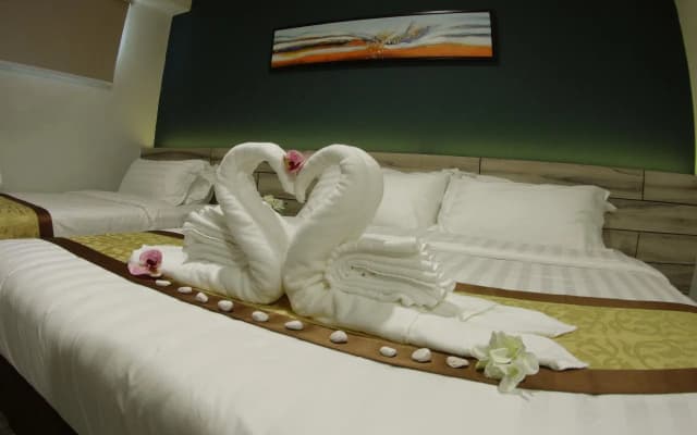 Meriton Inn Hotel - photo 3
